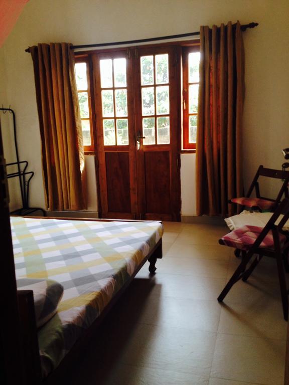 Manik Home Stay Kudapaduwa Rum bild