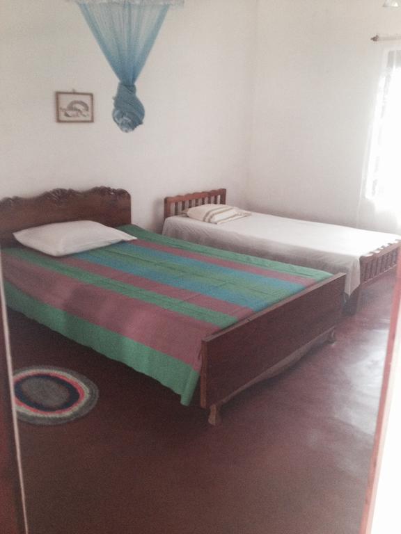 Manik Home Stay Kudapaduwa Rum bild