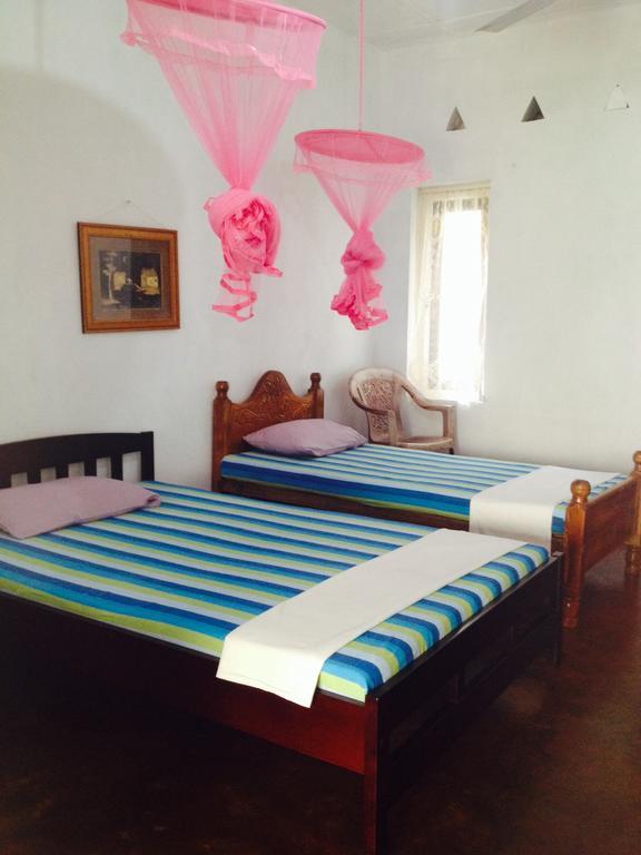 Manik Home Stay Kudapaduwa Exteriör bild