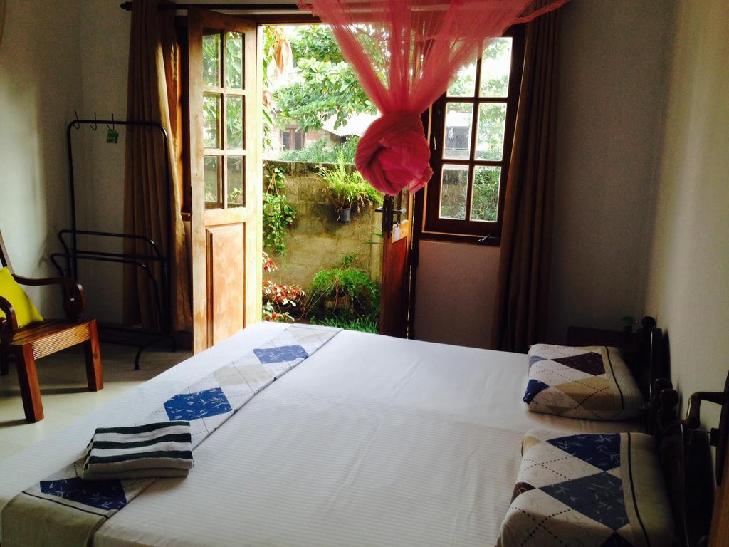 Manik Home Stay Kudapaduwa Exteriör bild